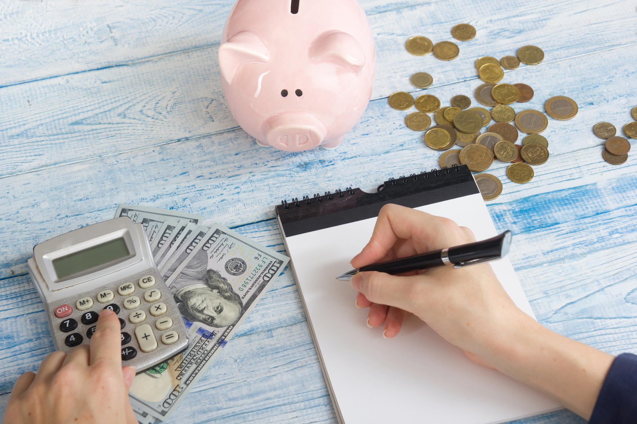 7 Ways To Save Money Like the Pros